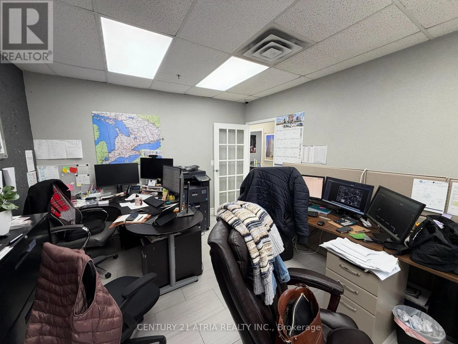 14 - 755 QUEENSWAY