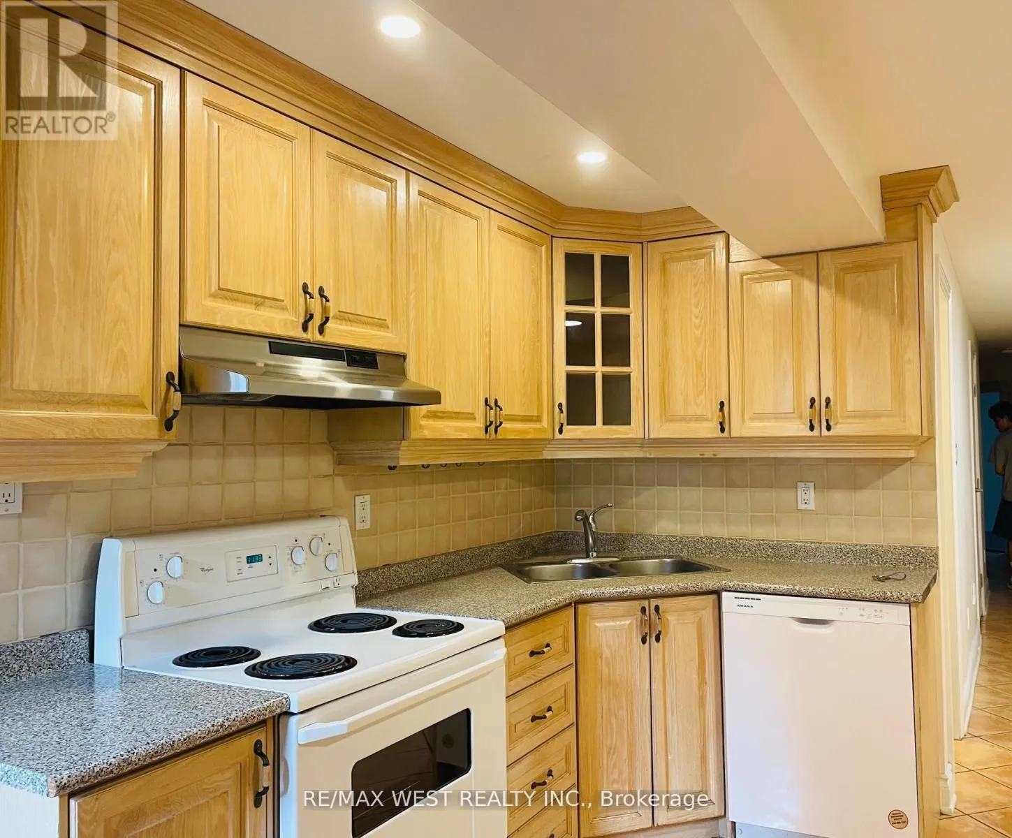 94A MULOCK AVENUE