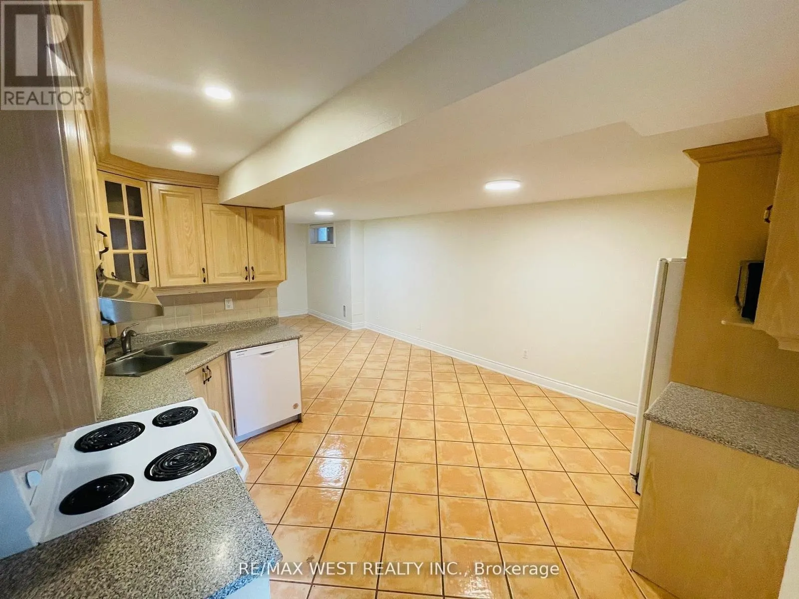 94A MULOCK AVENUE