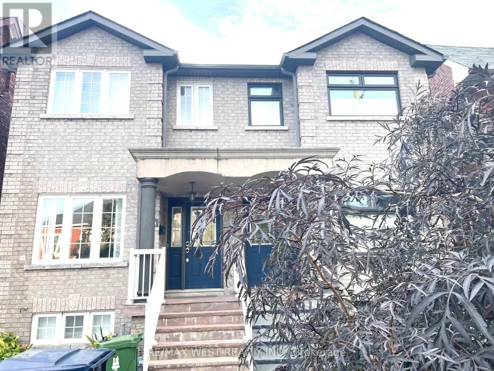 94A MULOCK AVENUE