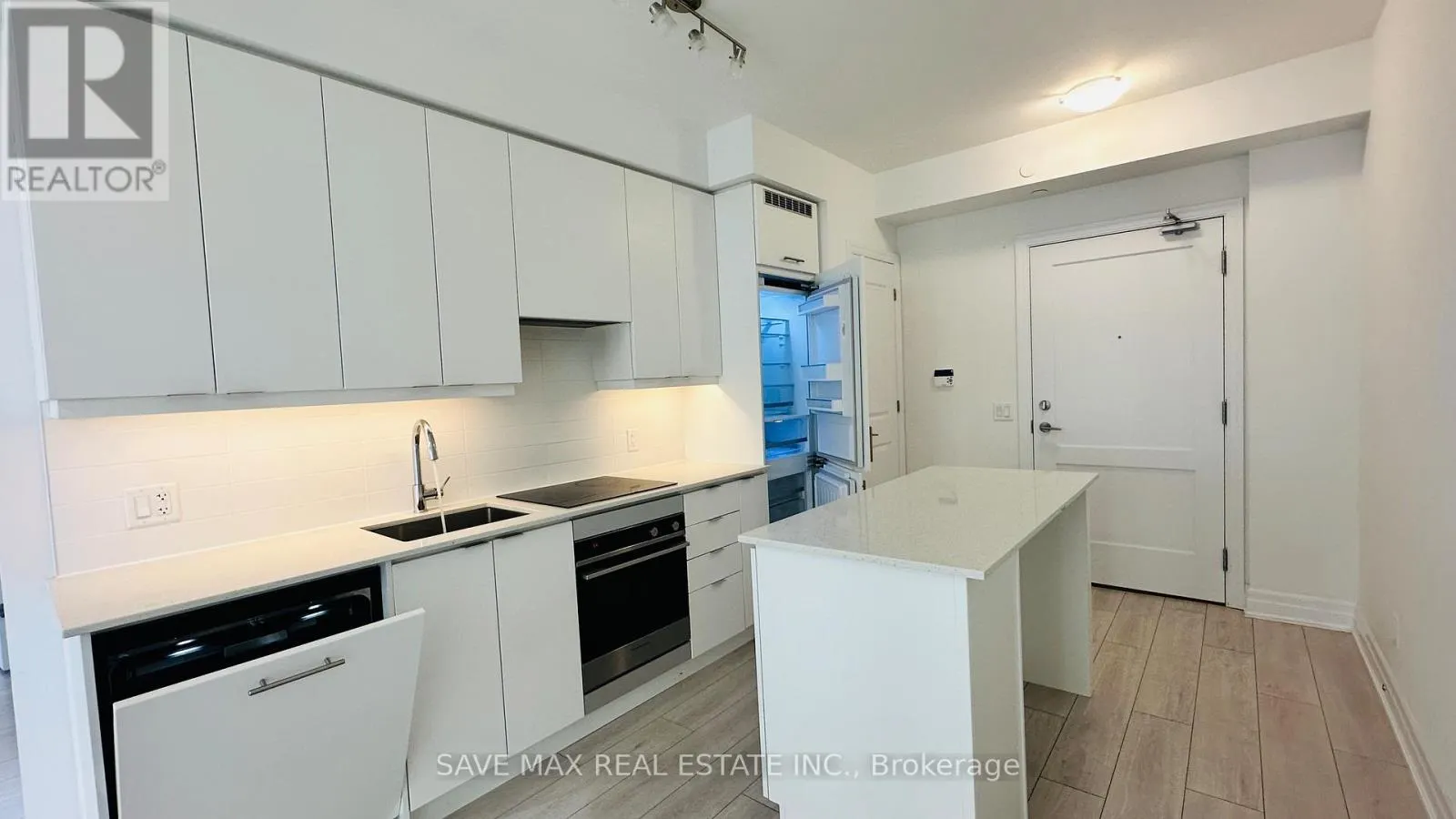 3110 - 30 ELM DRIVE W