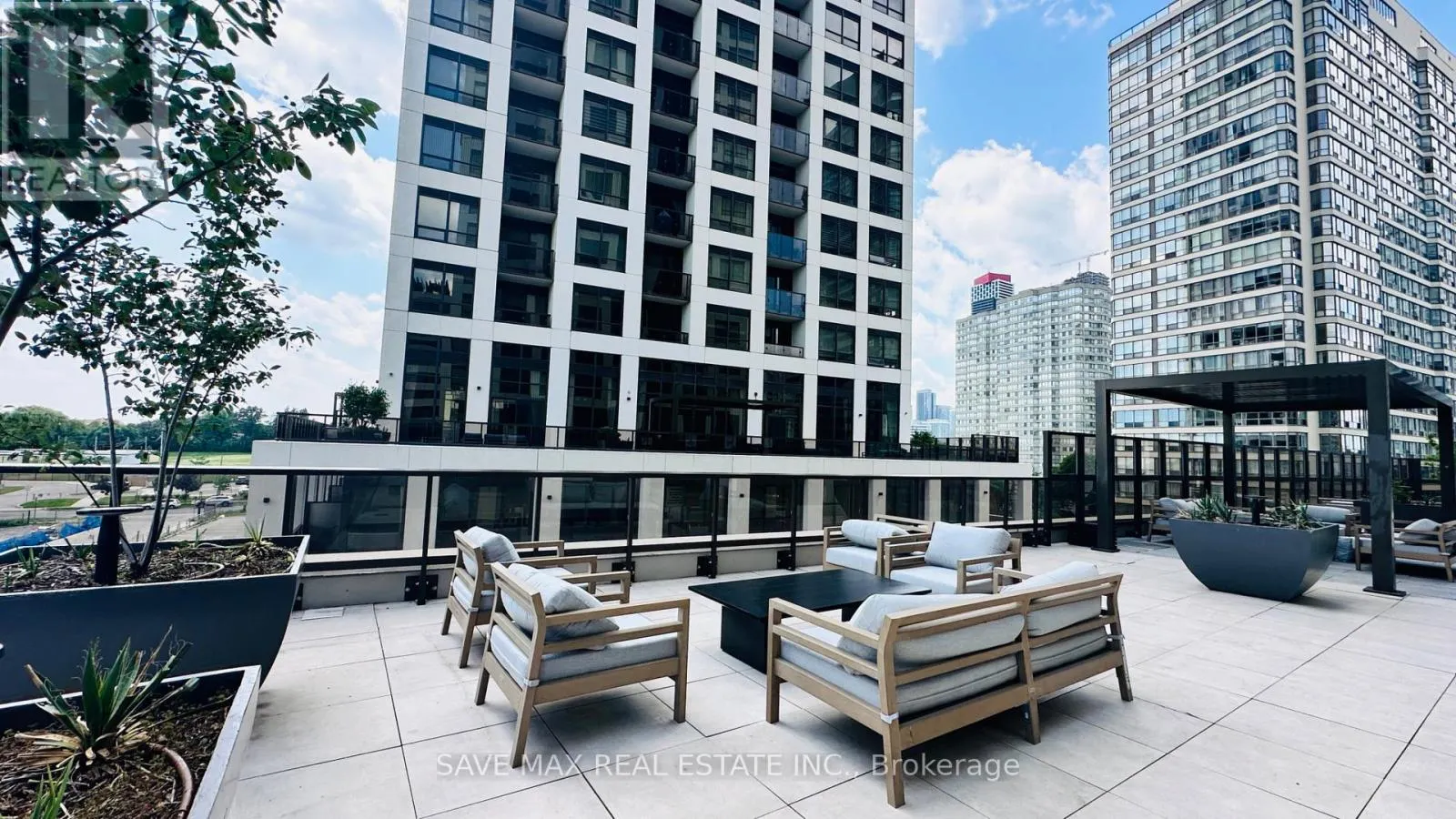 3110 - 30 ELM DRIVE W