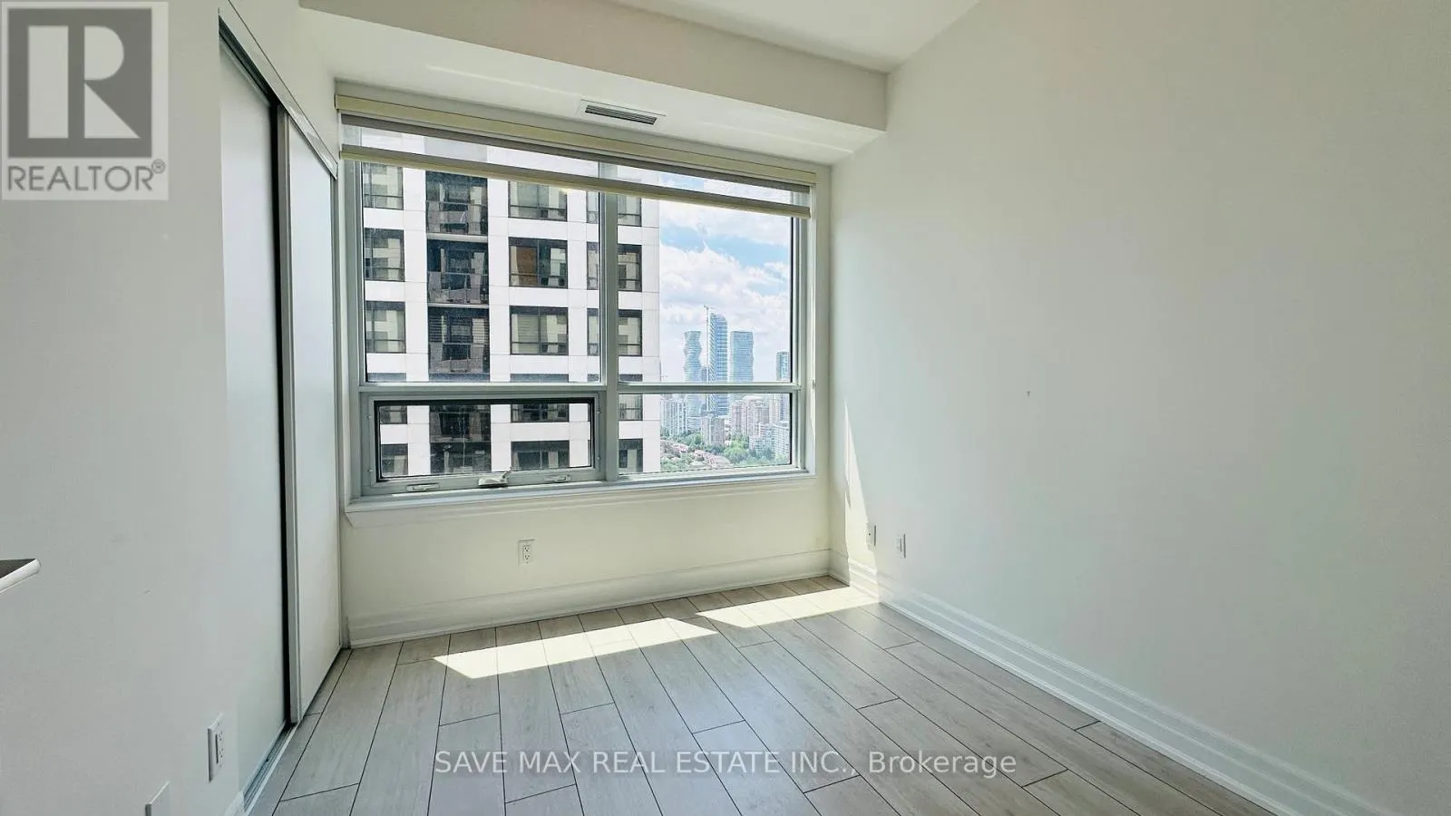 3110 - 30 ELM DRIVE W