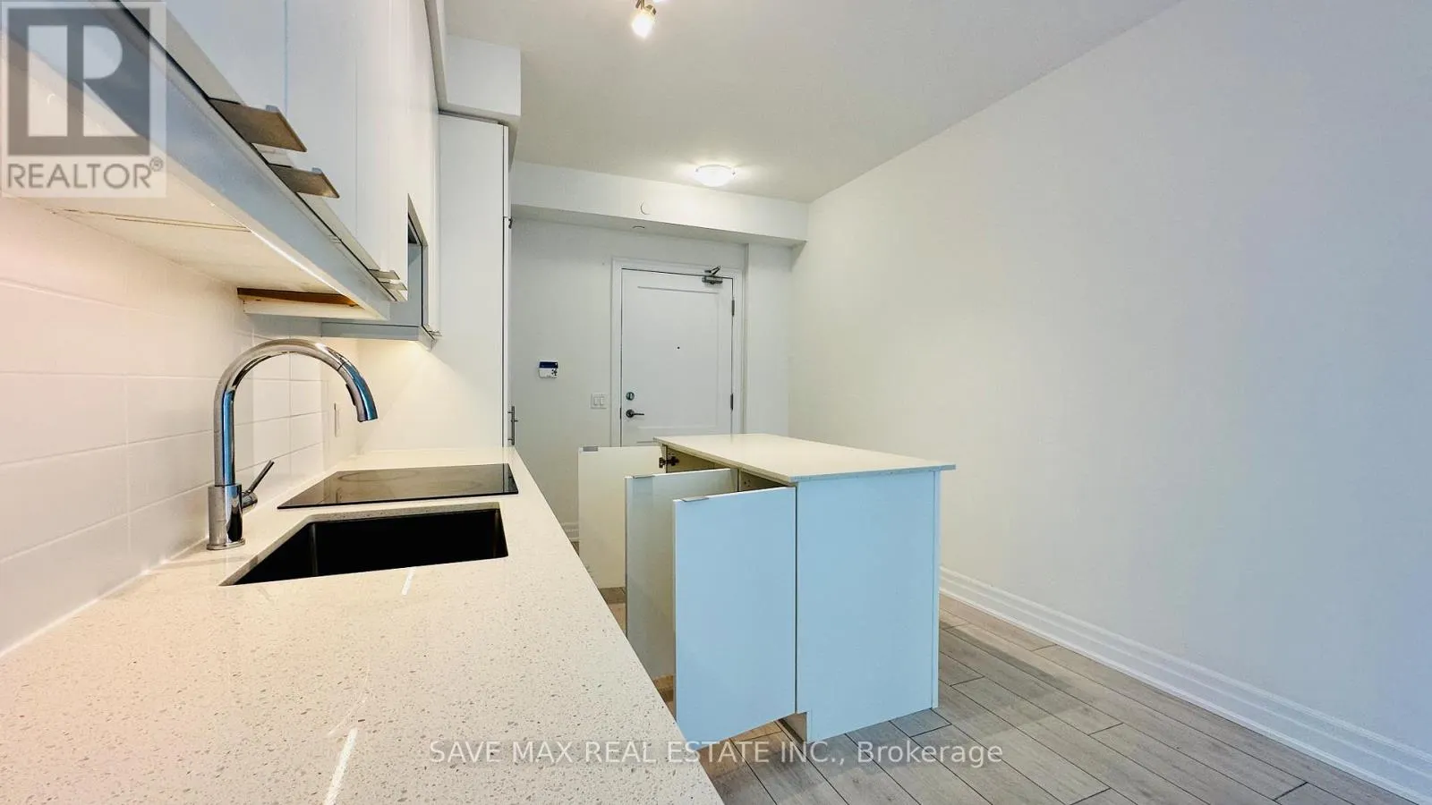 3110 - 30 ELM DRIVE W