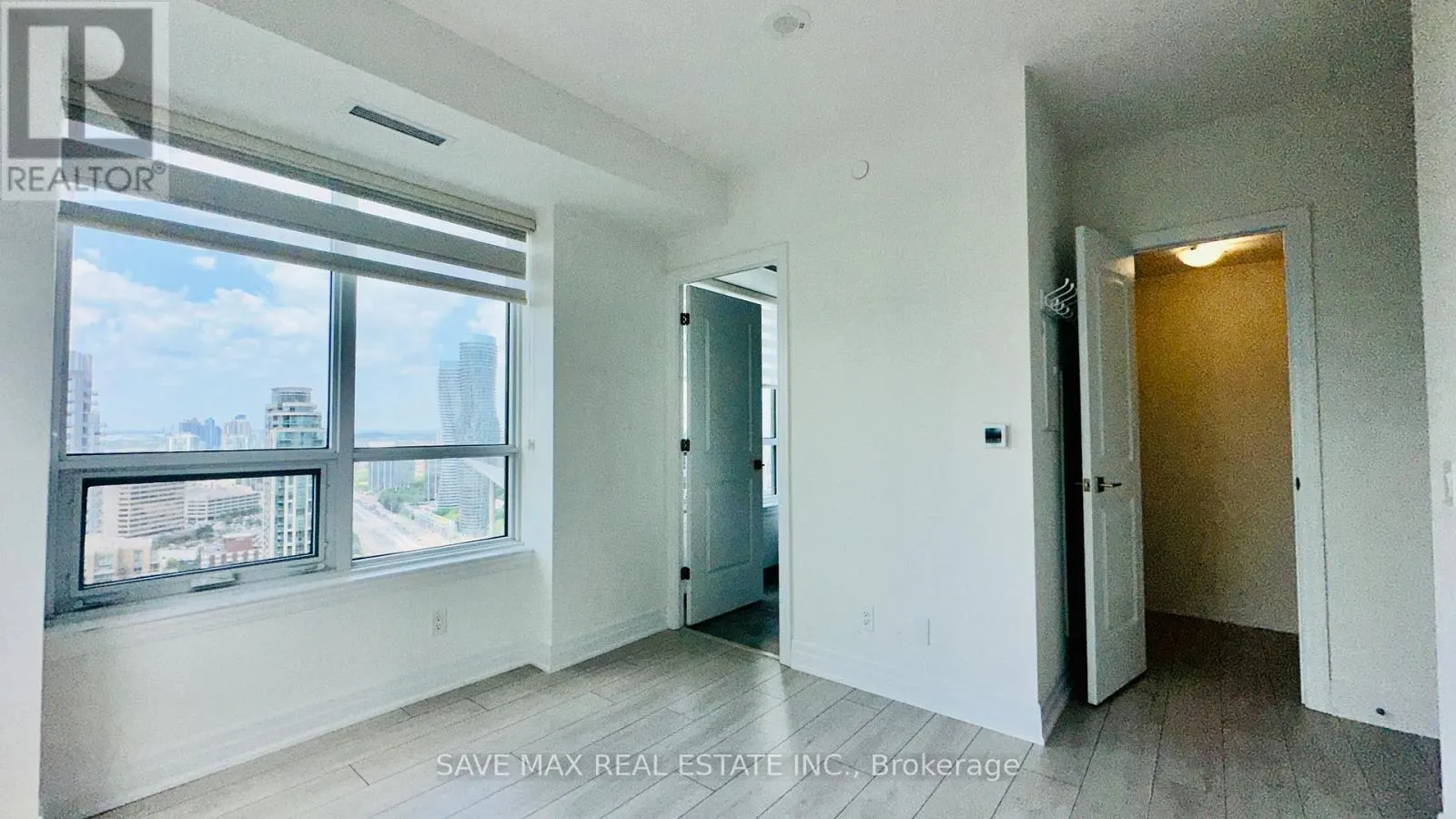 3110 - 30 ELM DRIVE W