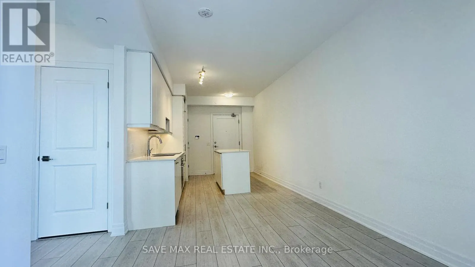 3110 - 30 ELM DRIVE W