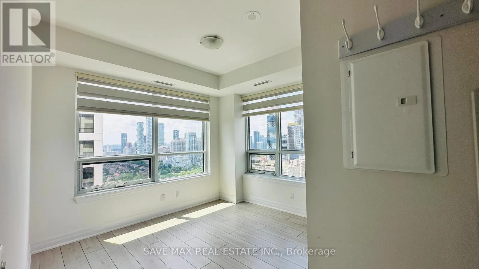 3110 - 30 ELM DRIVE W
