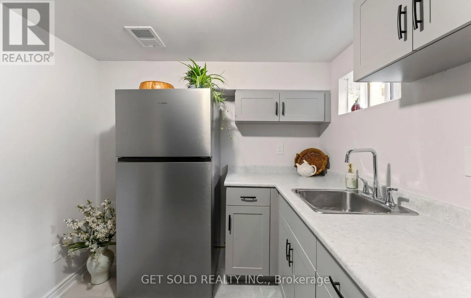 7 WATERCLIFFE ROAD