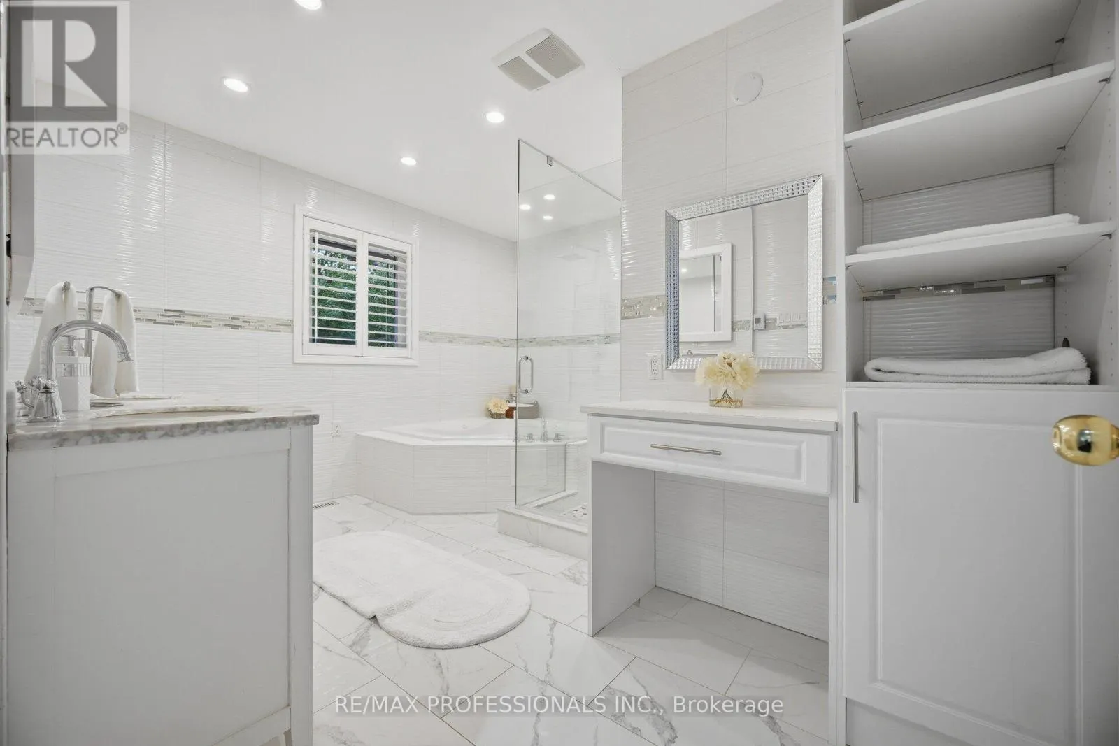 4 MCFADDEN DRIVE