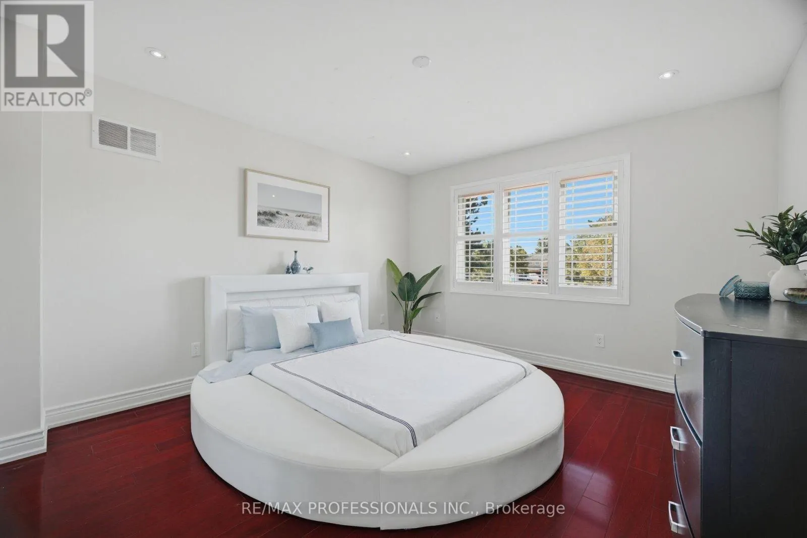 4 MCFADDEN DRIVE