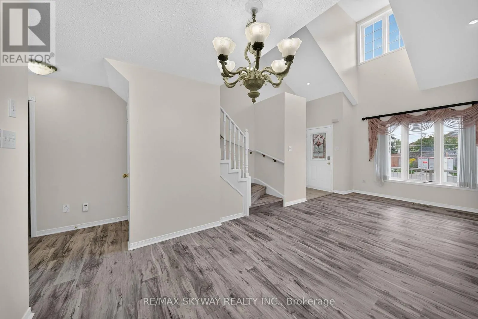 7 MADRONNA GARDENS