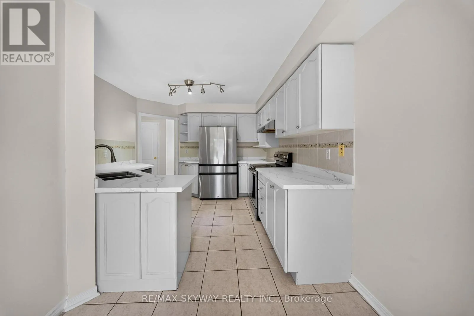 7 MADRONNA GARDENS