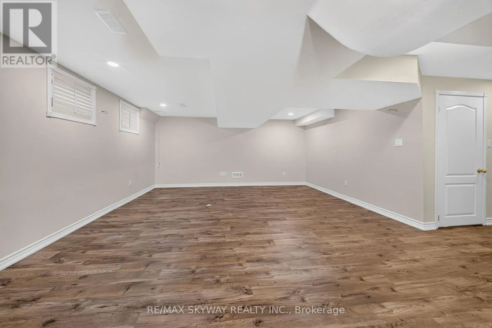 7 MADRONNA GARDENS