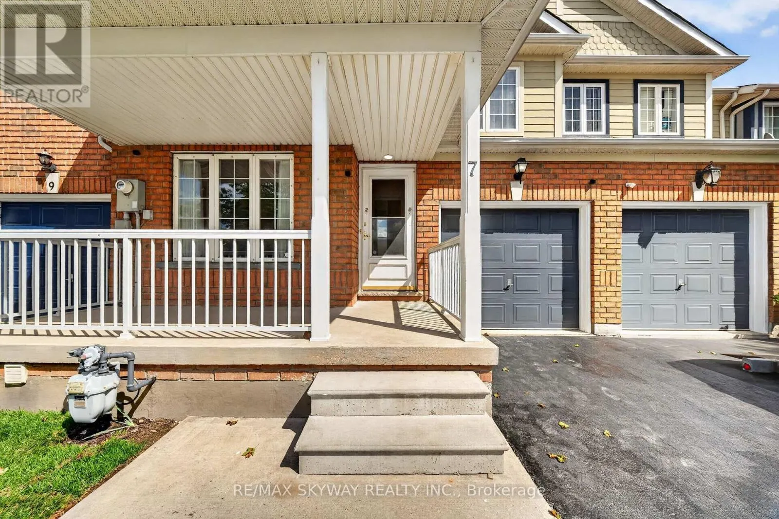 7 MADRONNA GARDENS