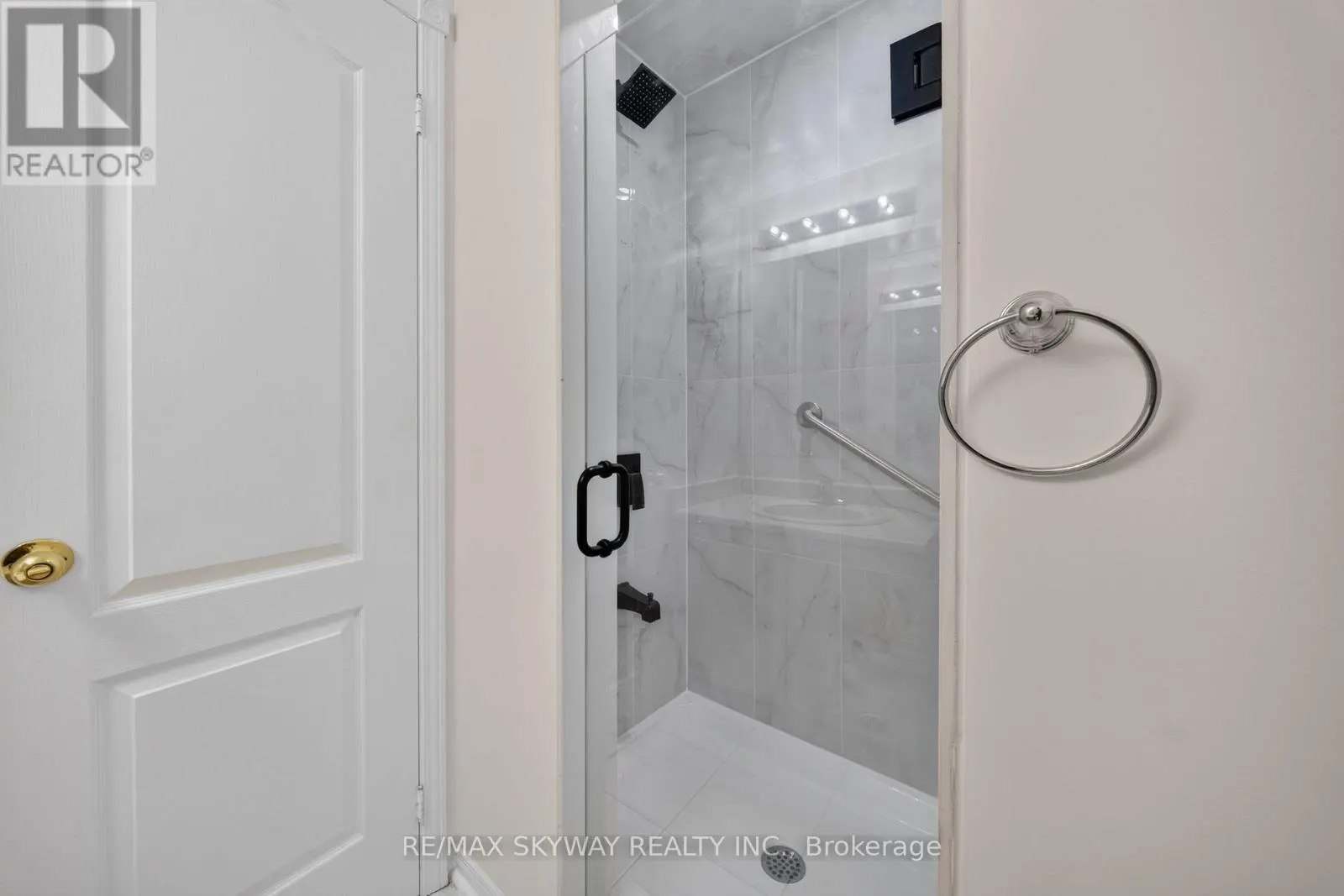 7 MADRONNA GARDENS