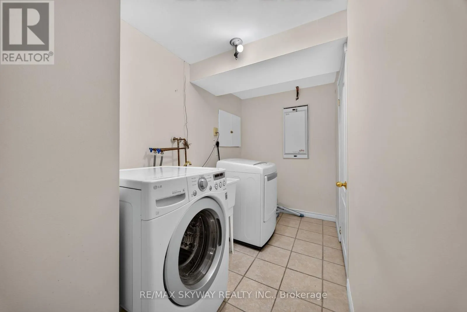 7 MADRONNA GARDENS
