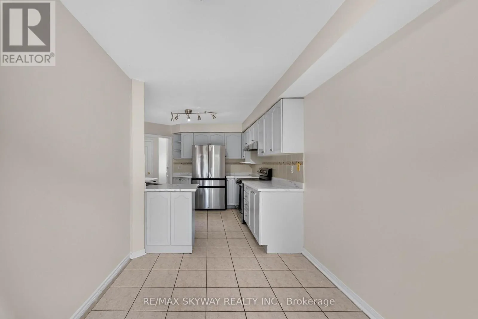 7 MADRONNA GARDENS