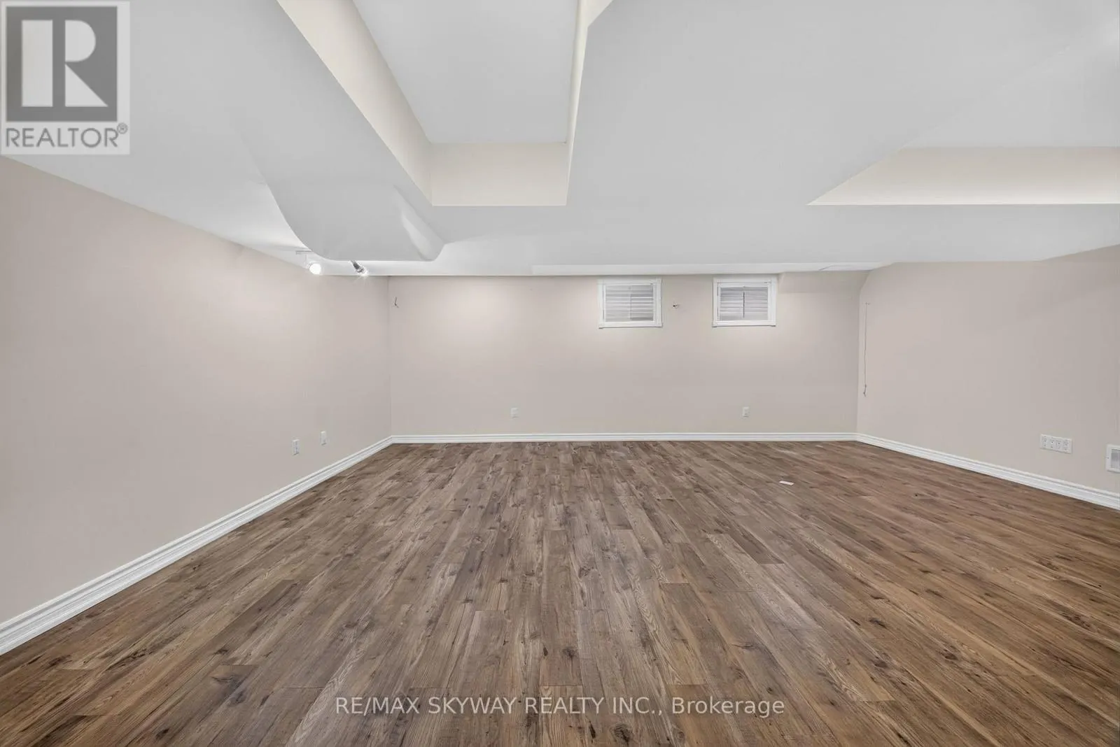 7 MADRONNA GARDENS