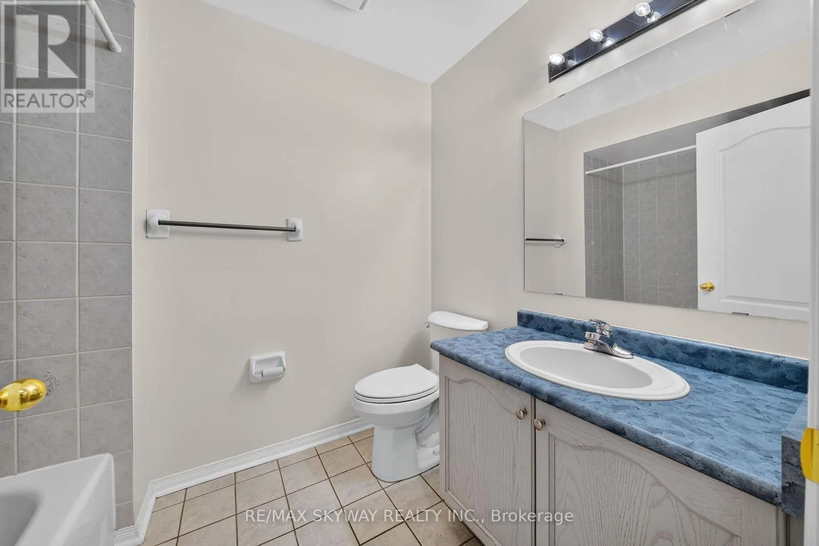 7 MADRONNA GARDENS