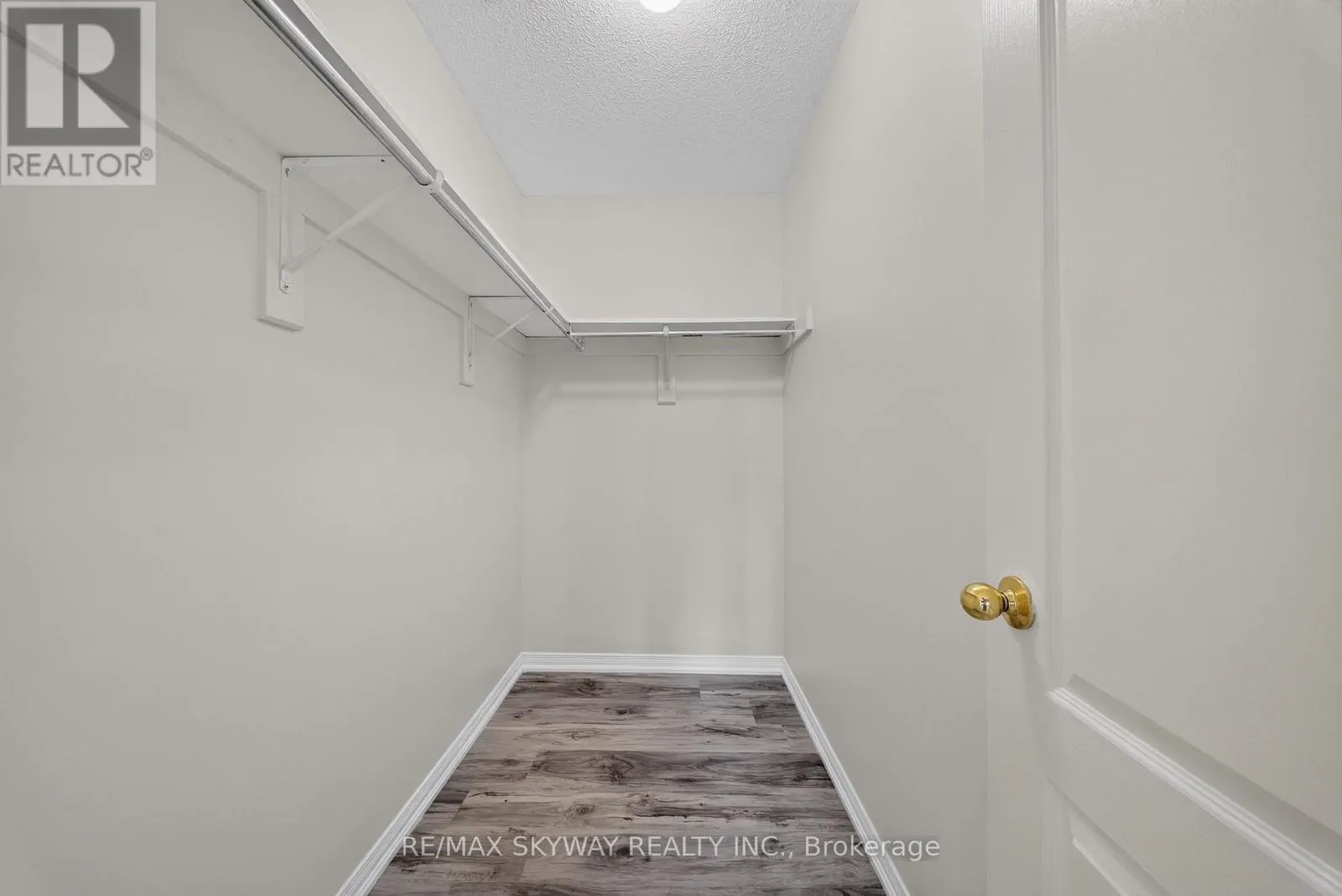 7 MADRONNA GARDENS