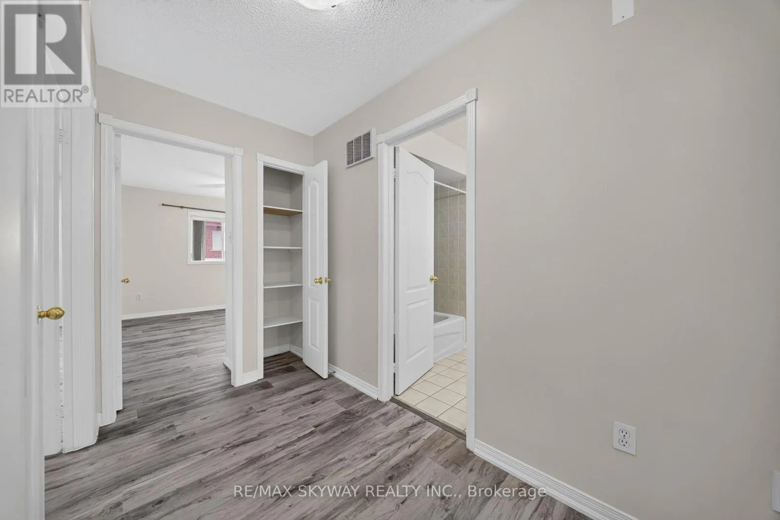 7 MADRONNA GARDENS