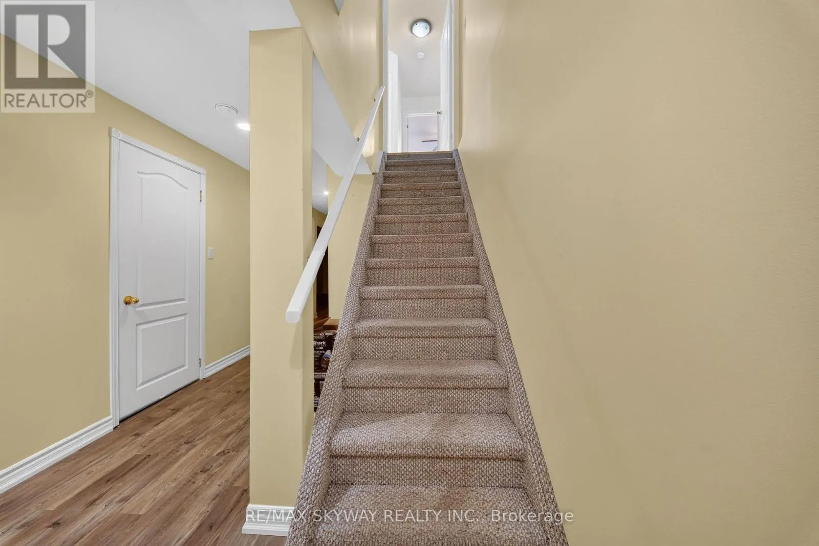 7 MADRONNA GARDENS