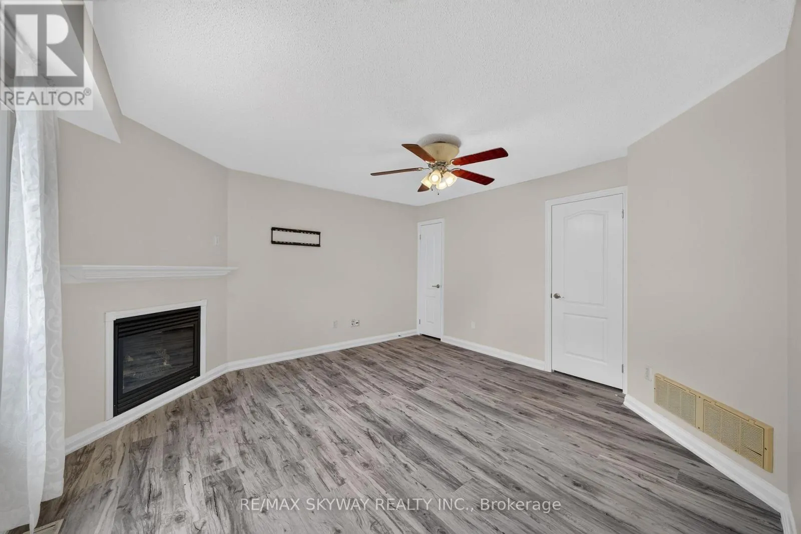 7 MADRONNA GARDENS