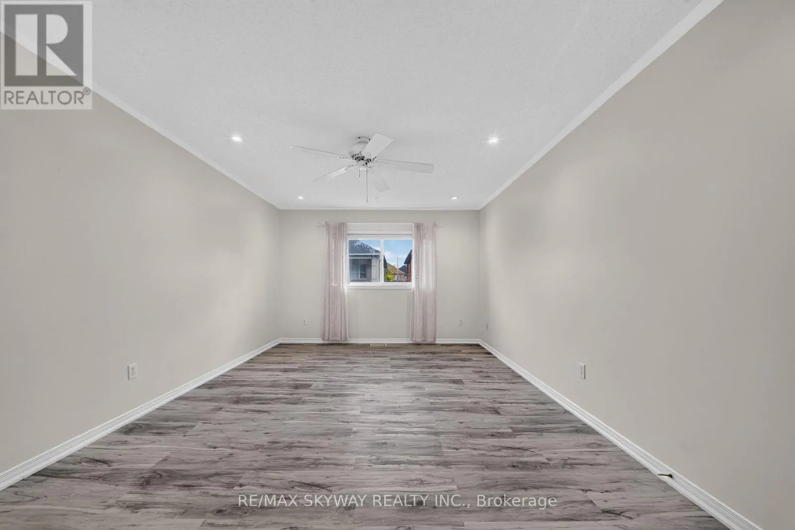 7 MADRONNA GARDENS