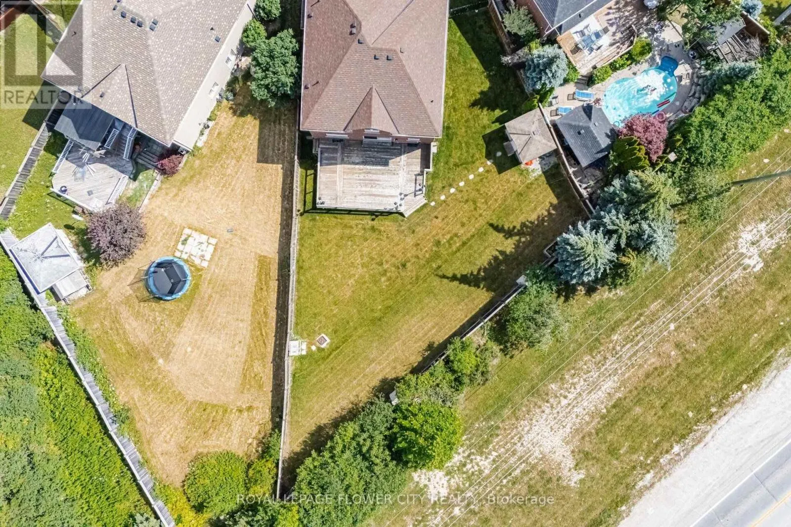 56 LAURENTIDE CRESCENT