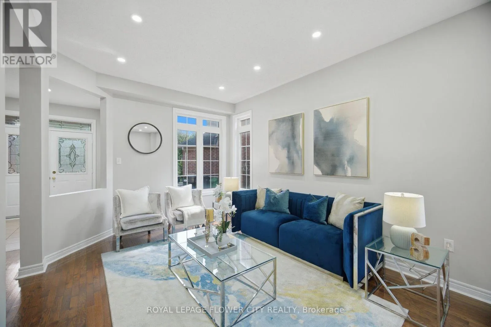 56 LAURENTIDE CRESCENT