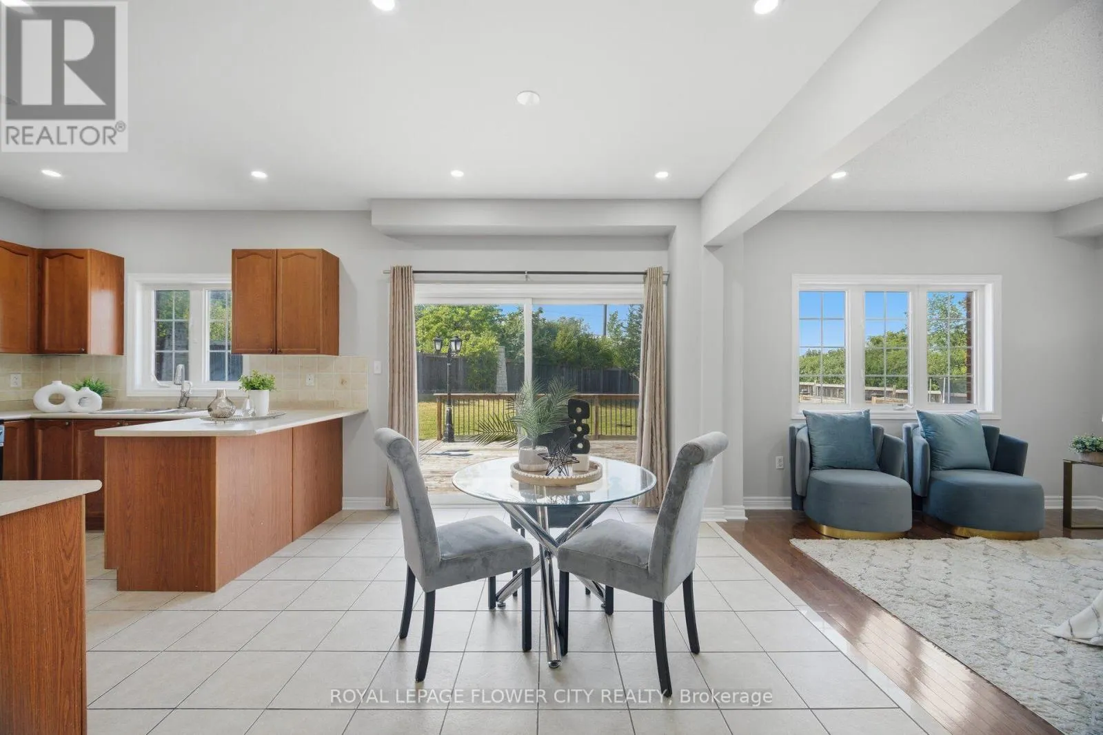 56 LAURENTIDE CRESCENT