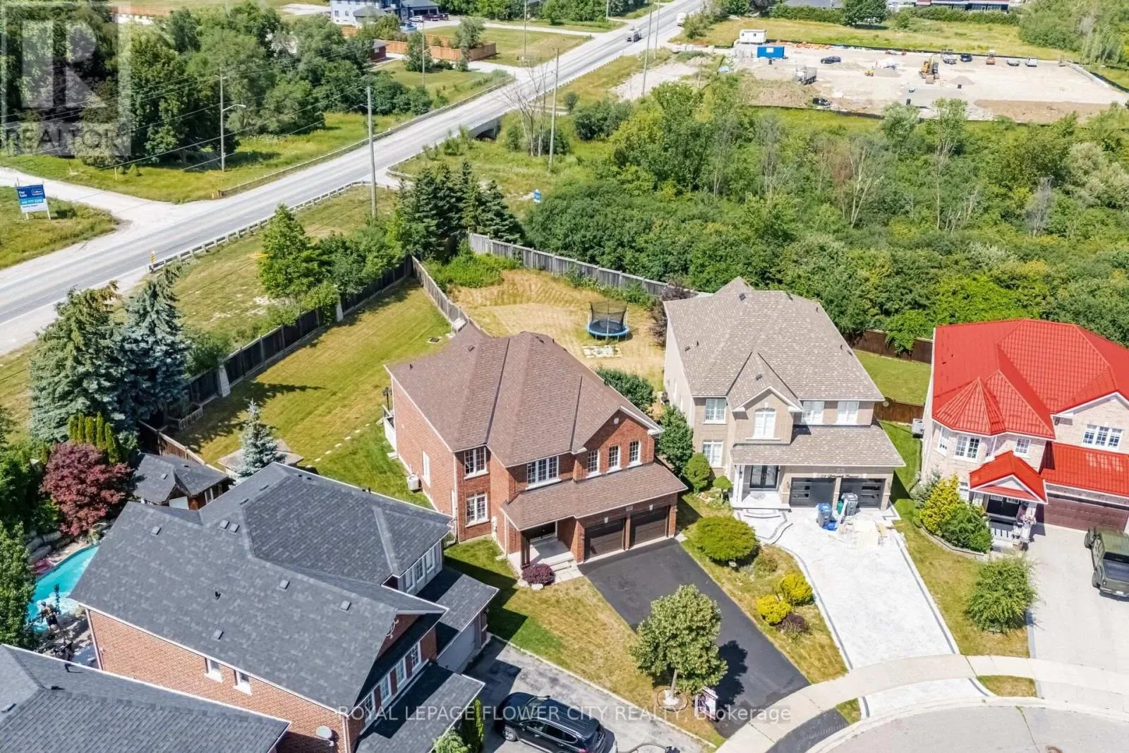 56 LAURENTIDE CRESCENT