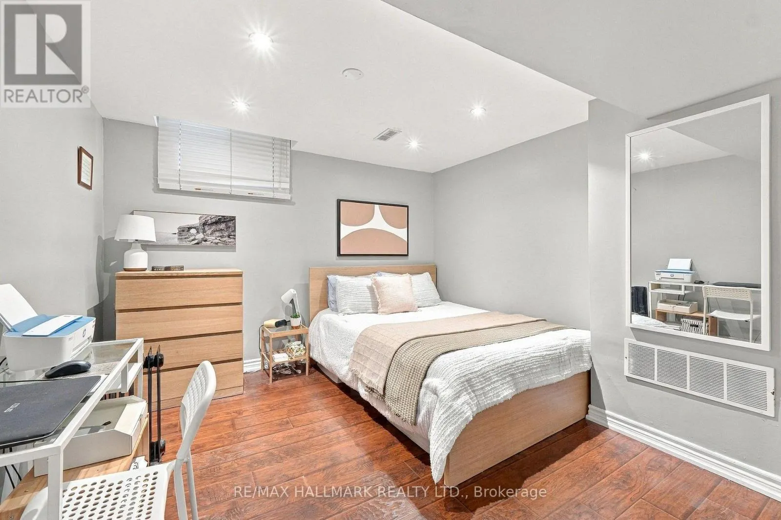 1246 WINTERBOURNE DRIVE