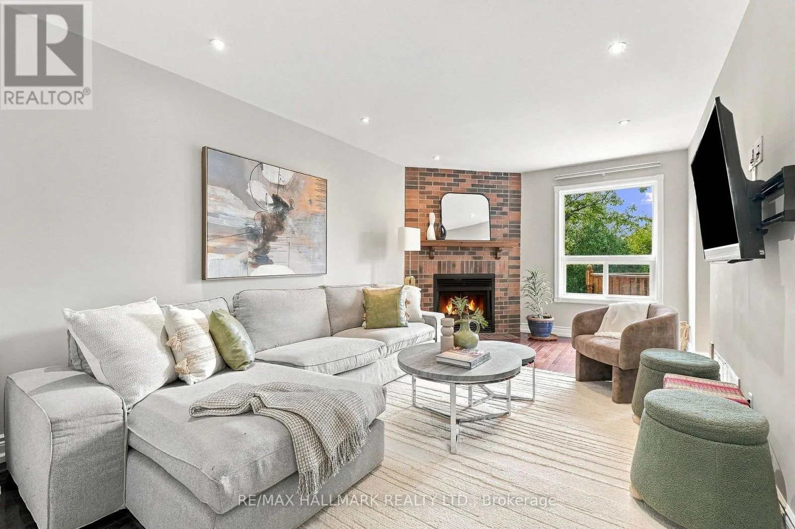 1246 WINTERBOURNE DRIVE