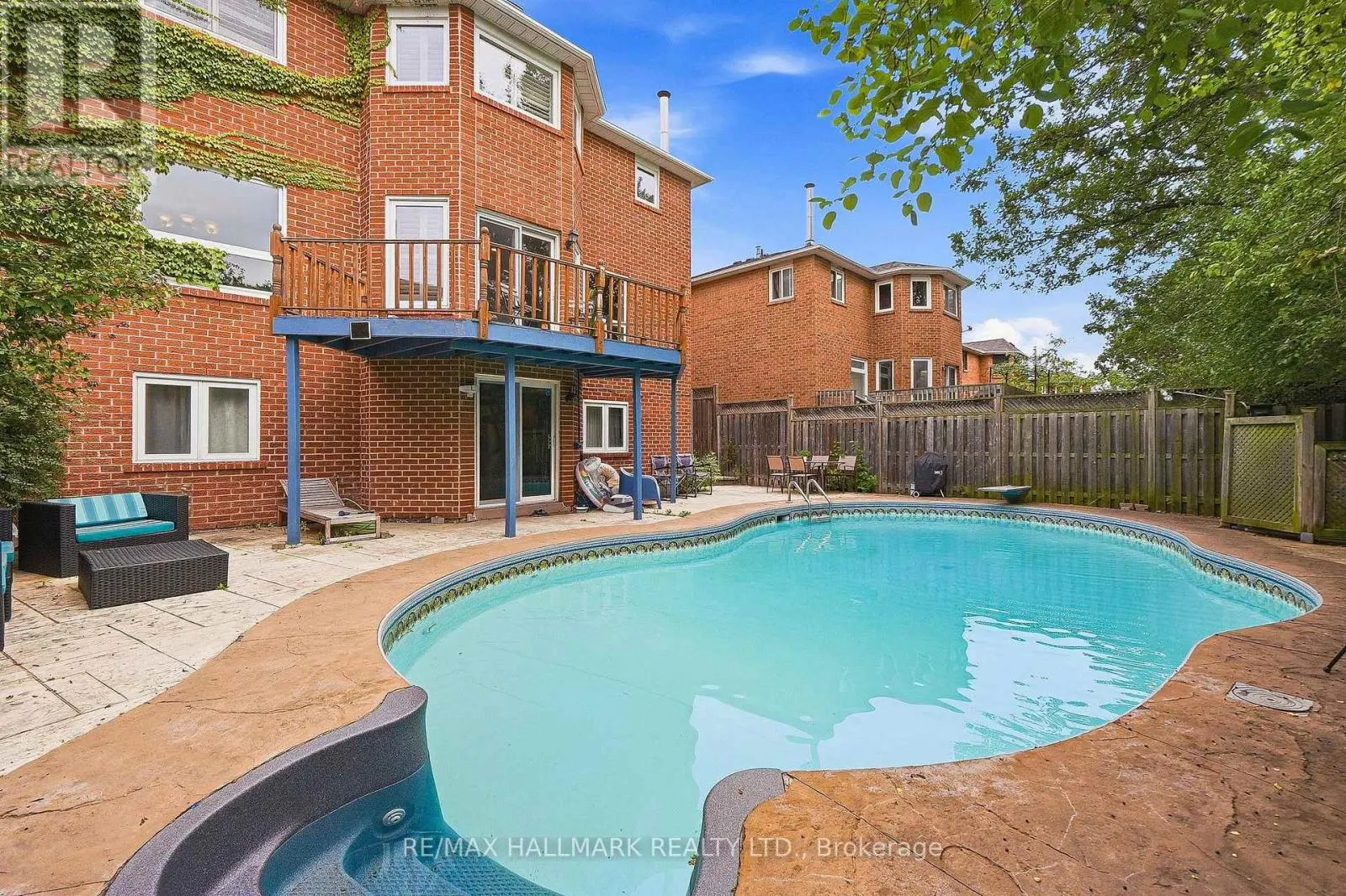 1246 WINTERBOURNE DRIVE