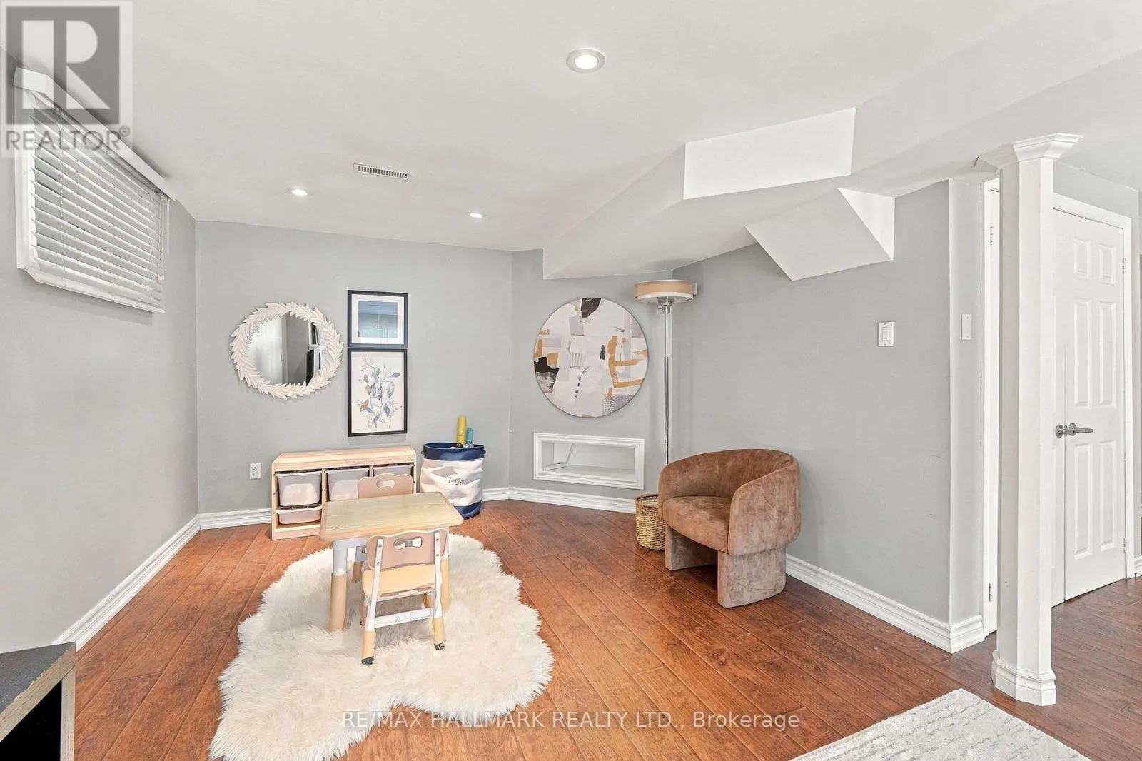 1246 WINTERBOURNE DRIVE