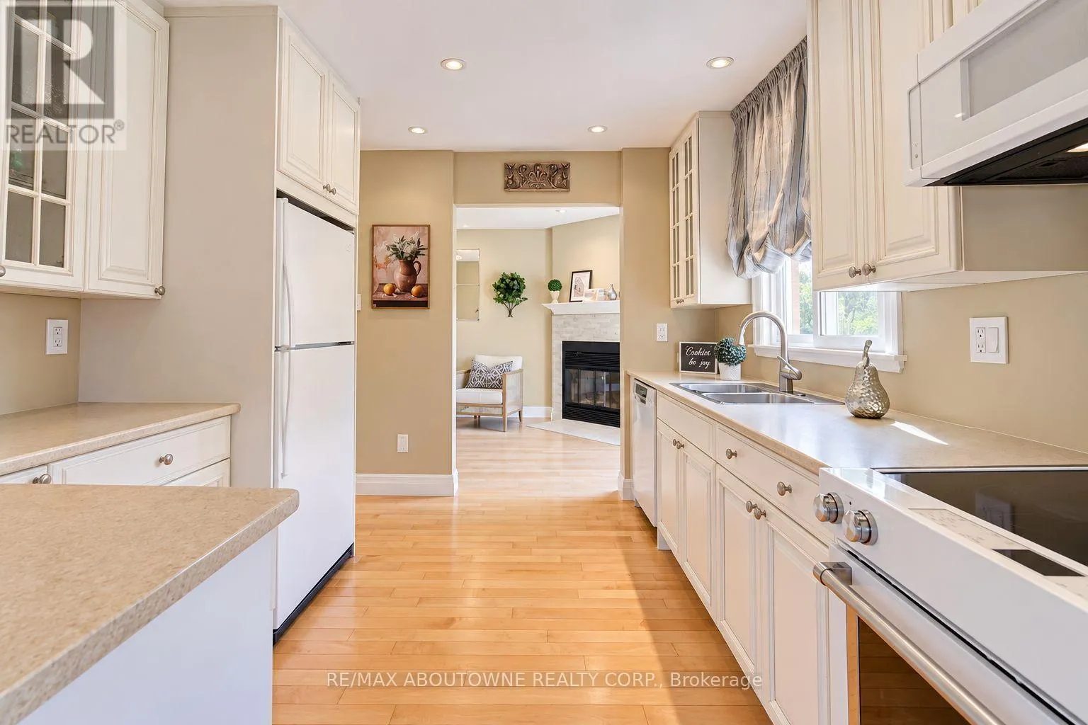 3668 COLONIAL DRIVE