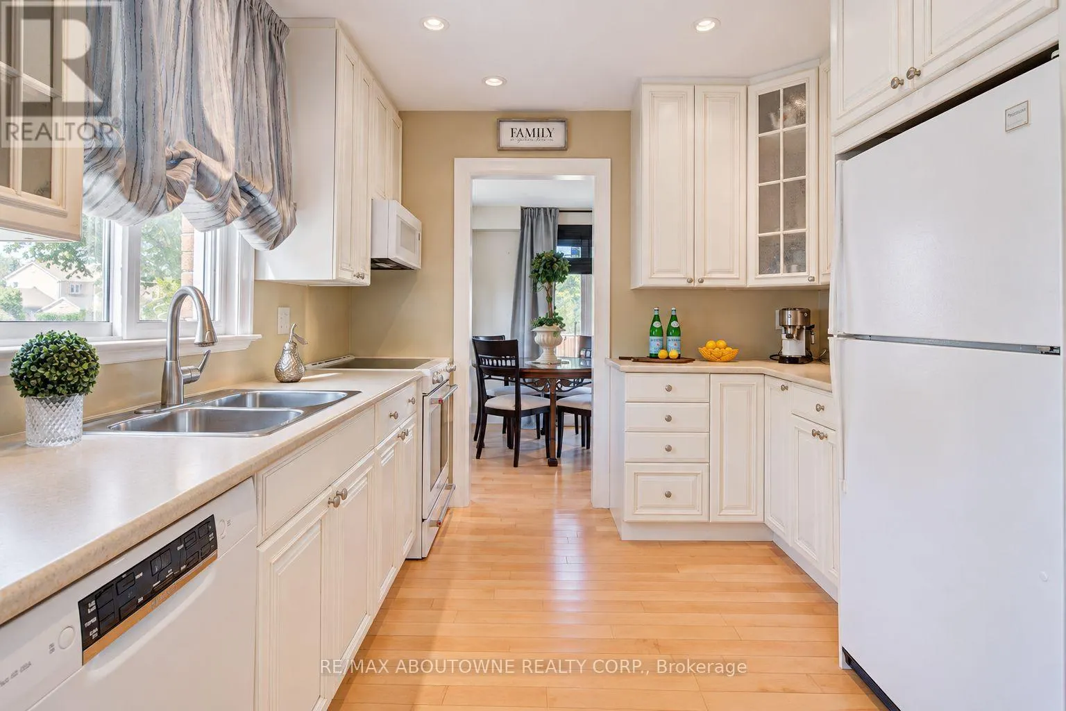 3668 COLONIAL DRIVE