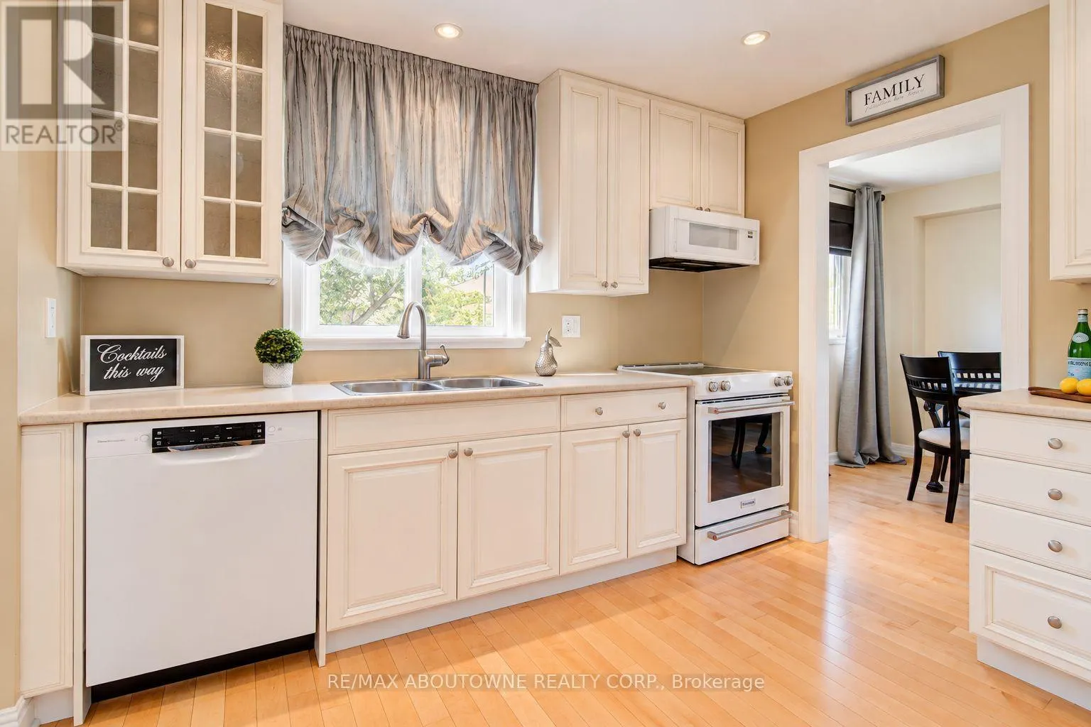 3668 COLONIAL DRIVE