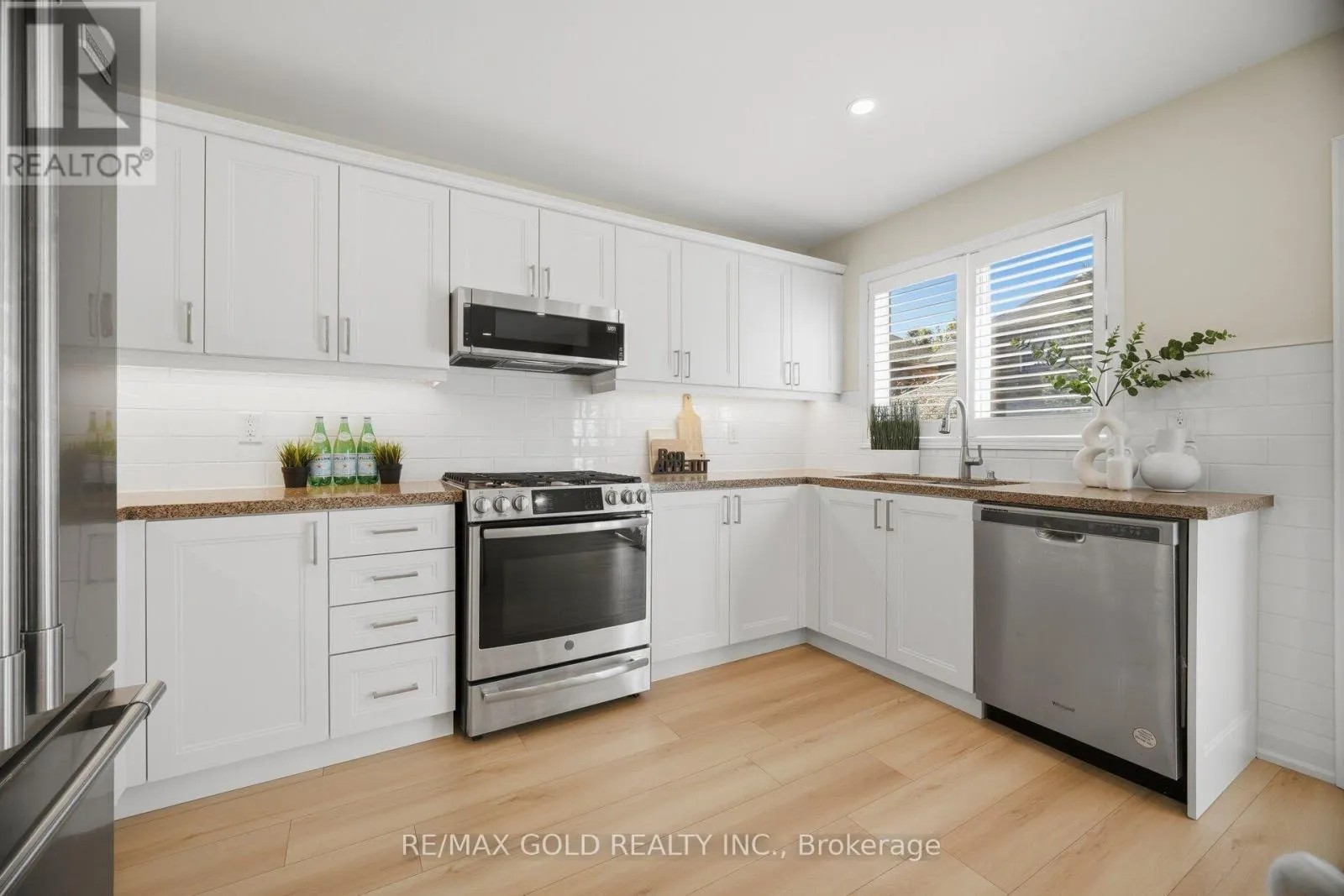 5566 BROADPATH GATE