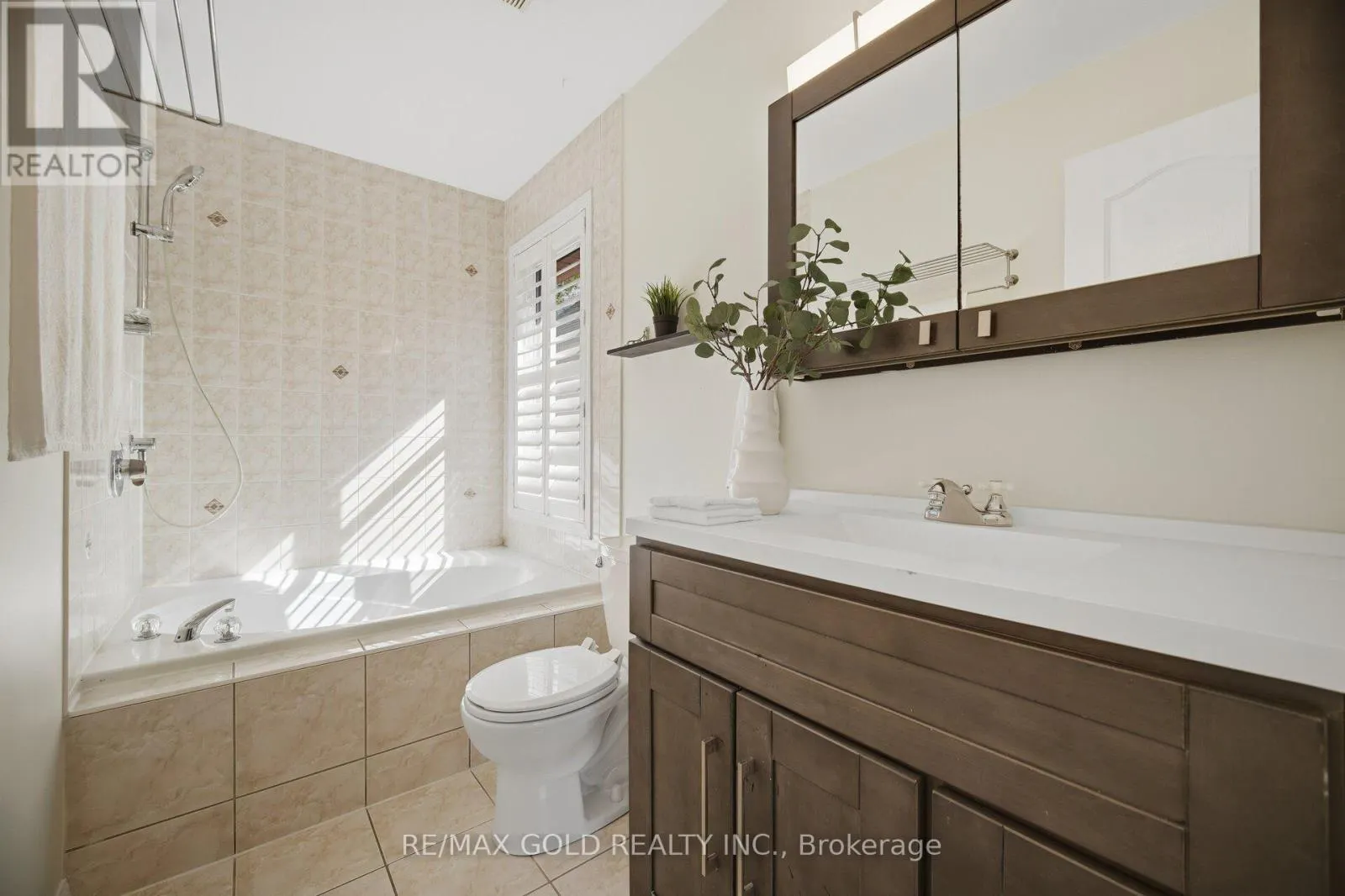5566 BROADPATH GATE