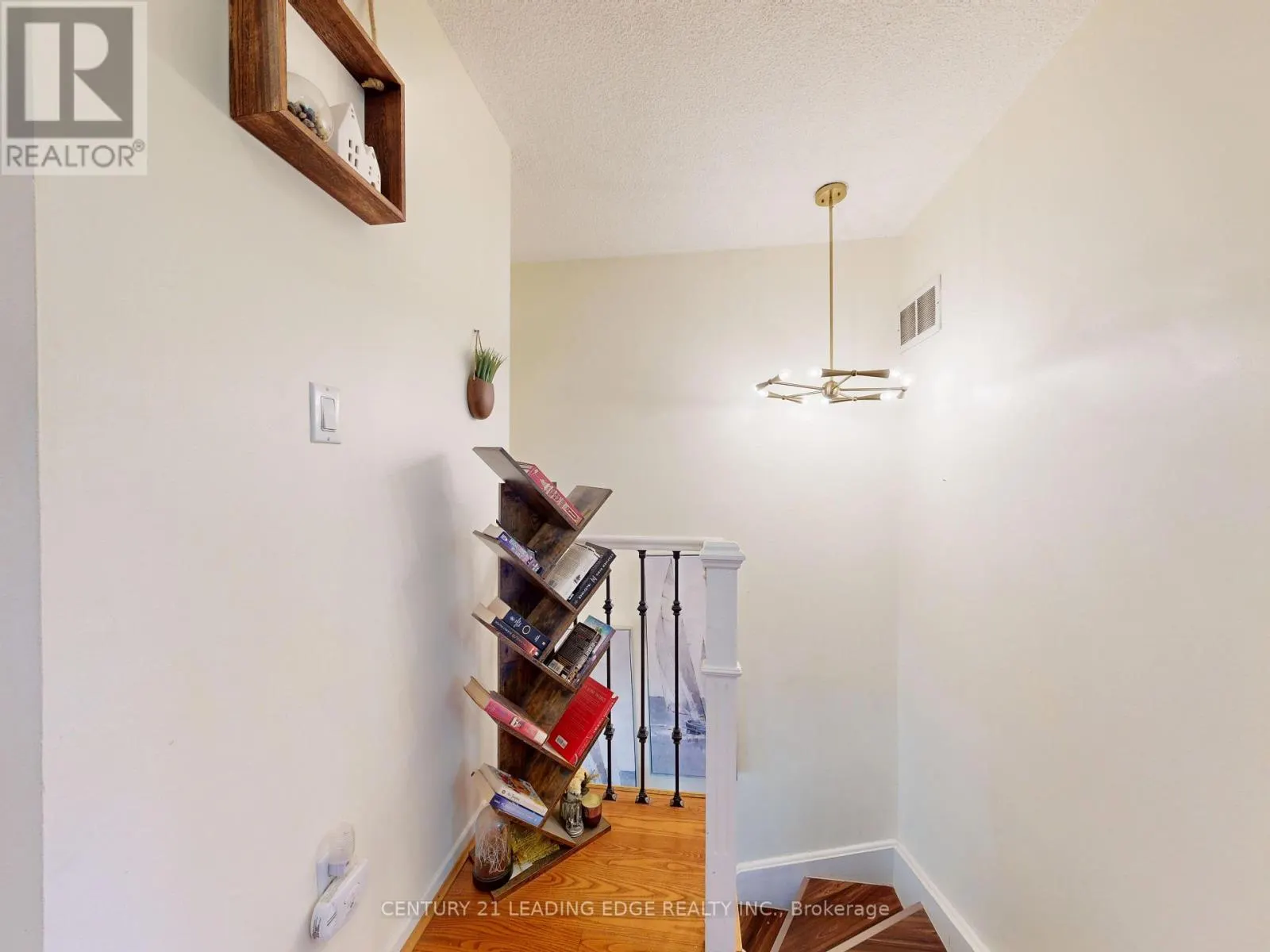 64 - 2651 AQUITAINE AVENUE