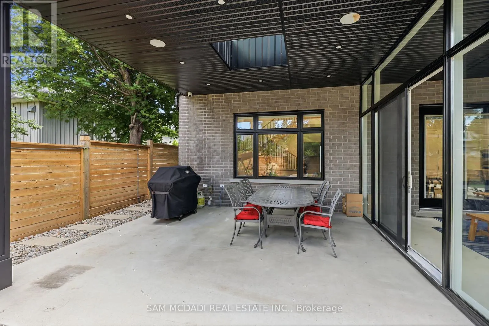 403 WILLIS DRIVE