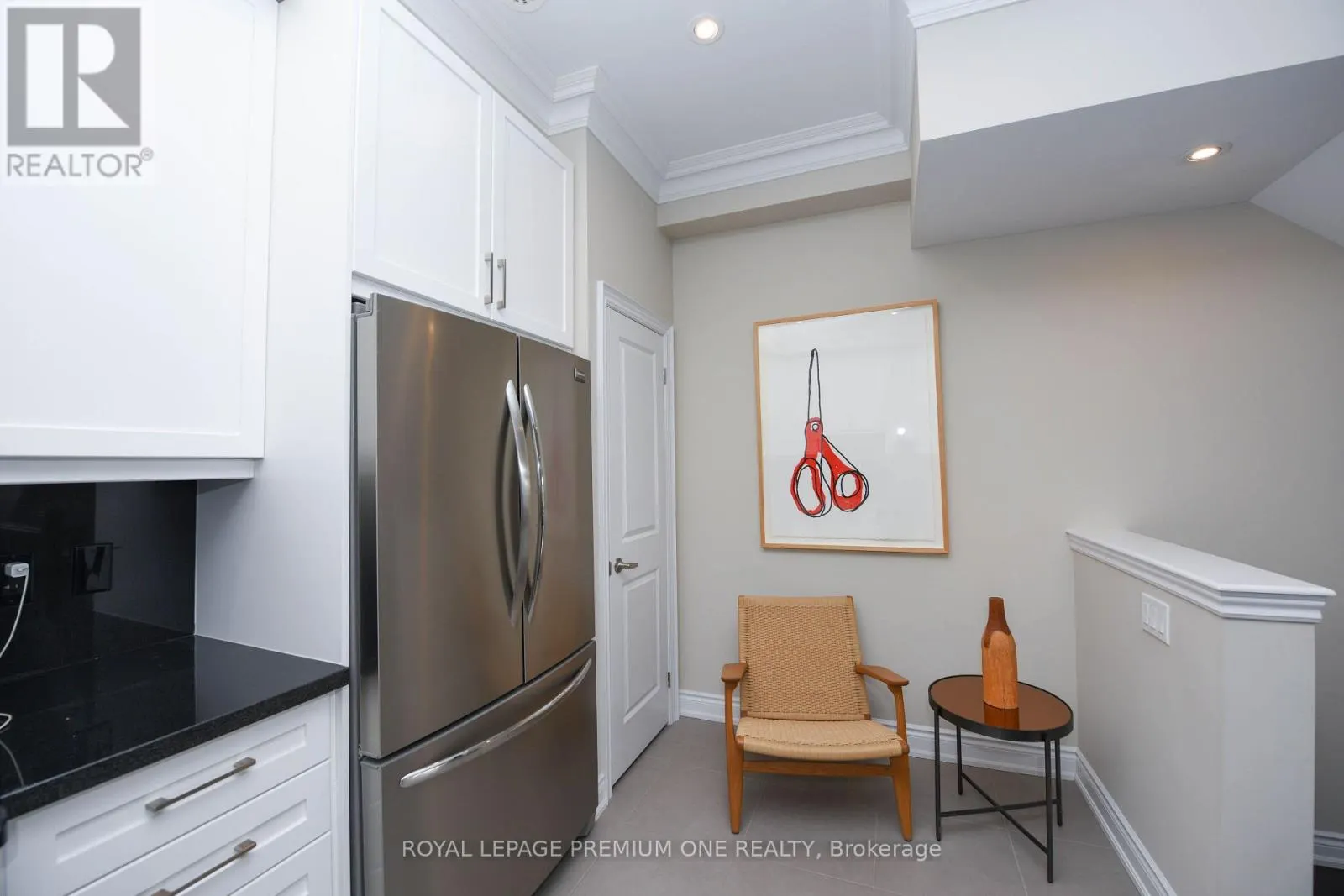 6A ACORN AVENUE