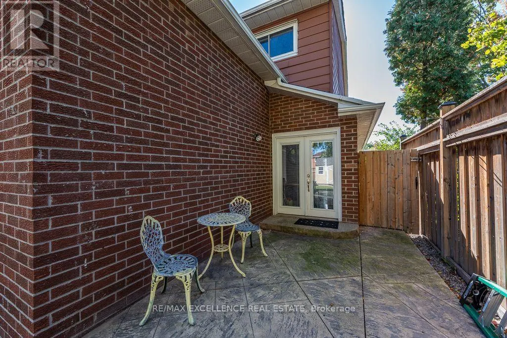 41 TREWARTHA CRESCENT