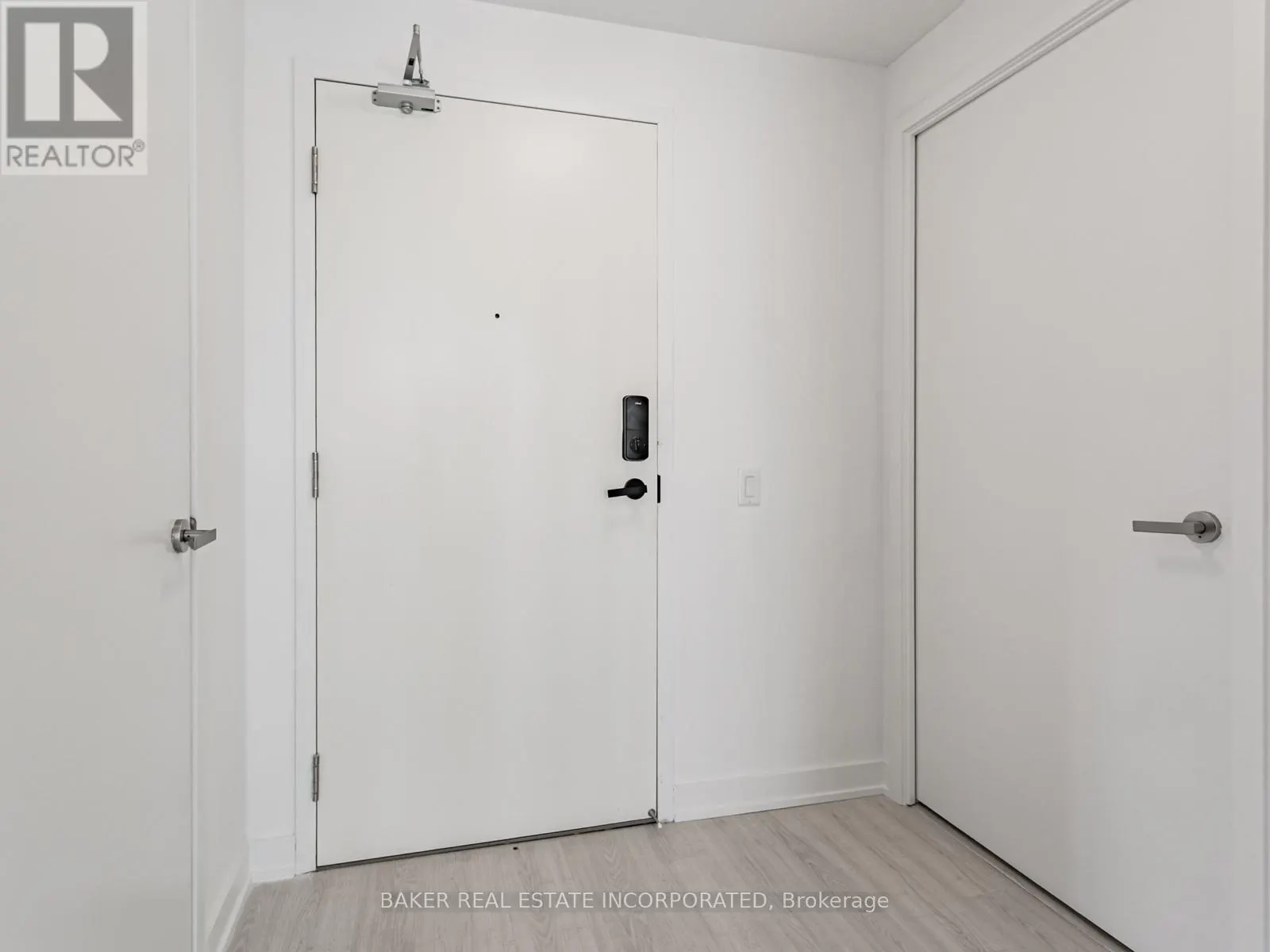 213 - 3883 QUARTZ ROAD