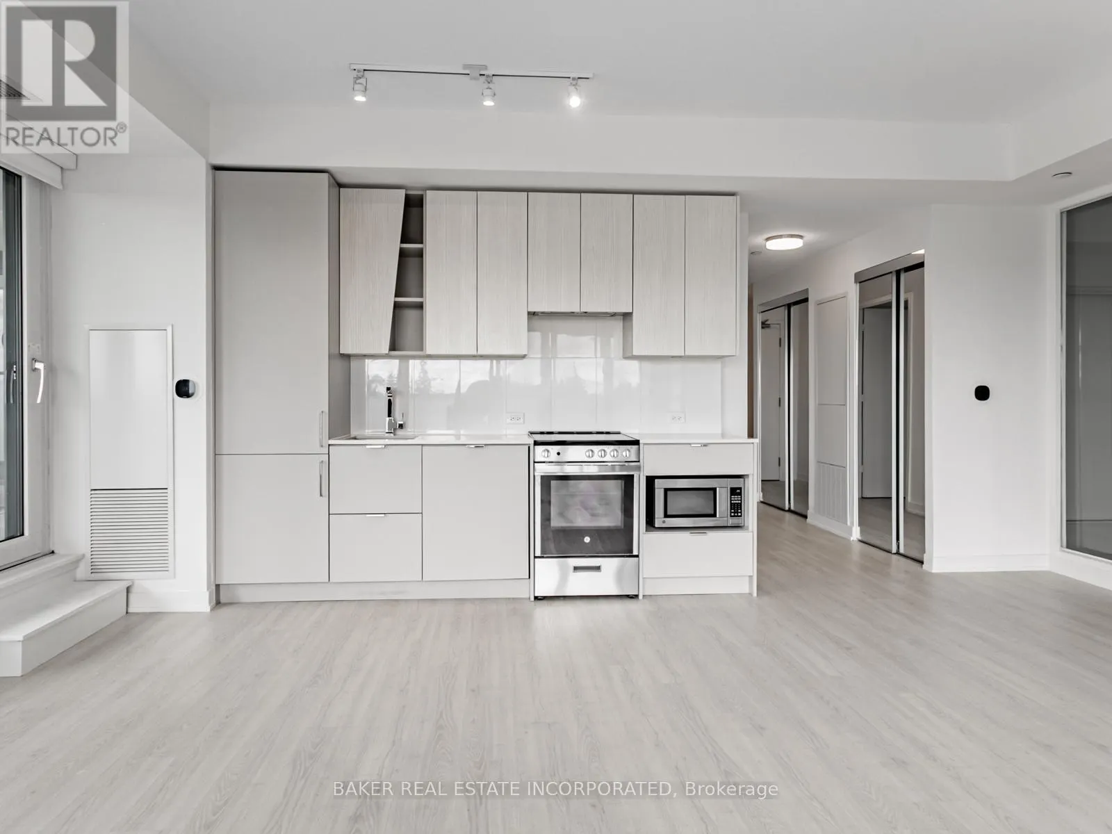 213 - 3883 QUARTZ ROAD