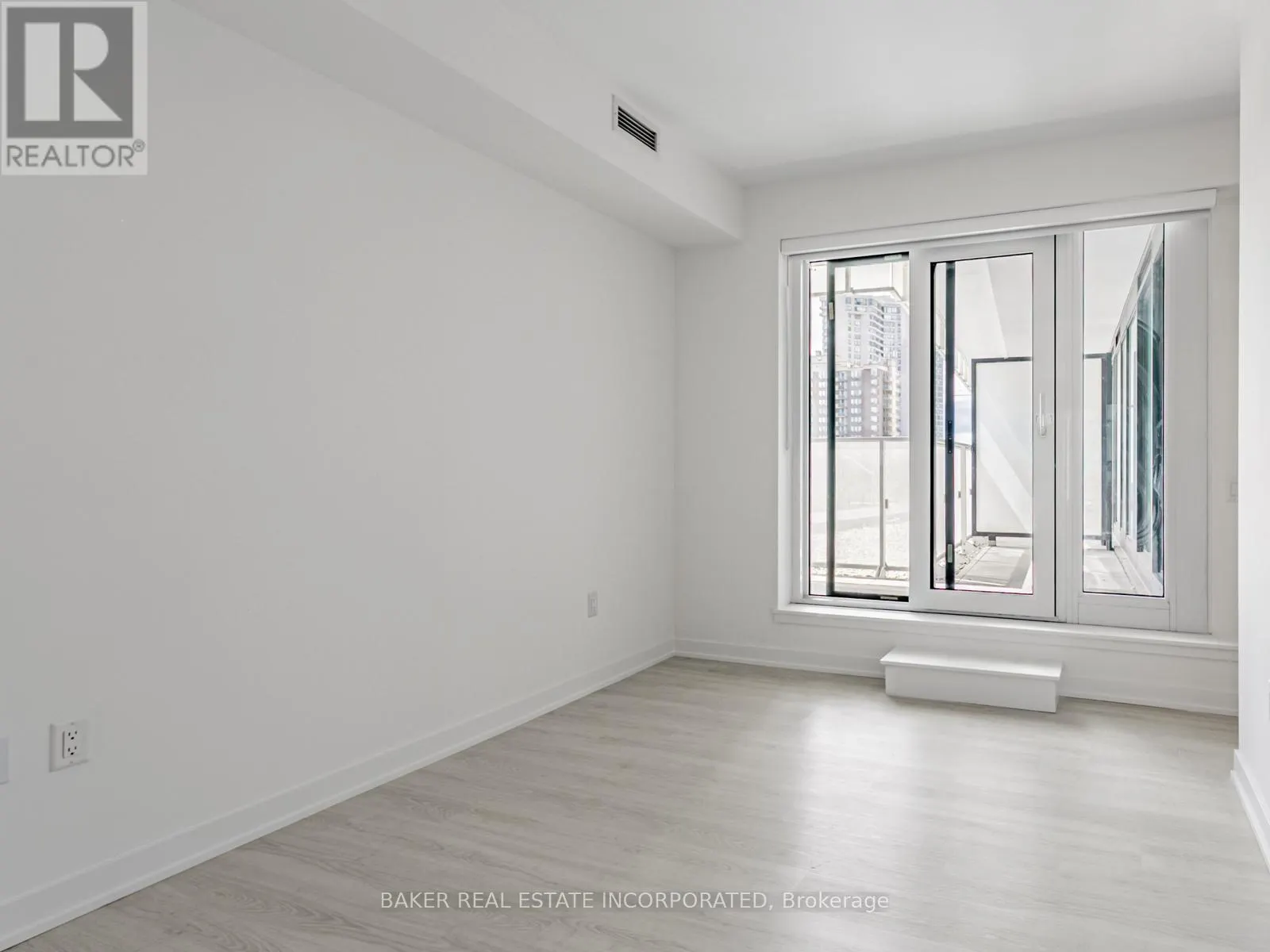 213 - 3883 QUARTZ ROAD