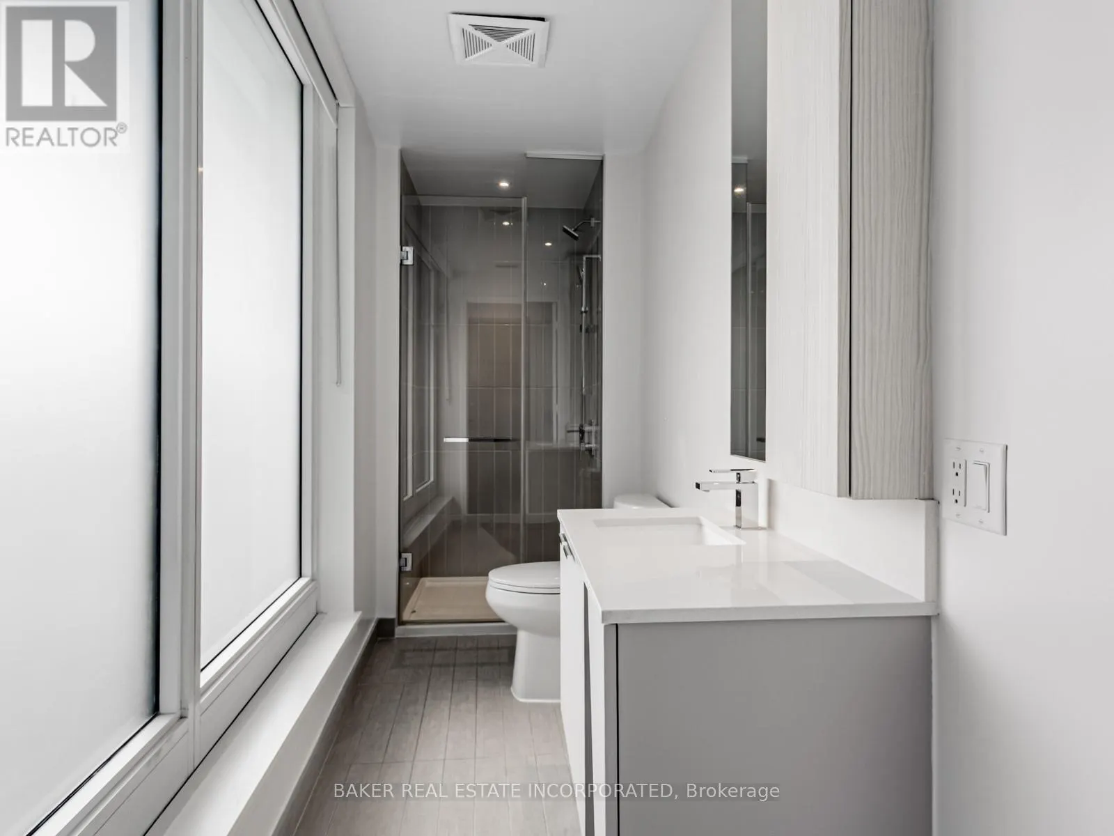 213 - 3883 QUARTZ ROAD