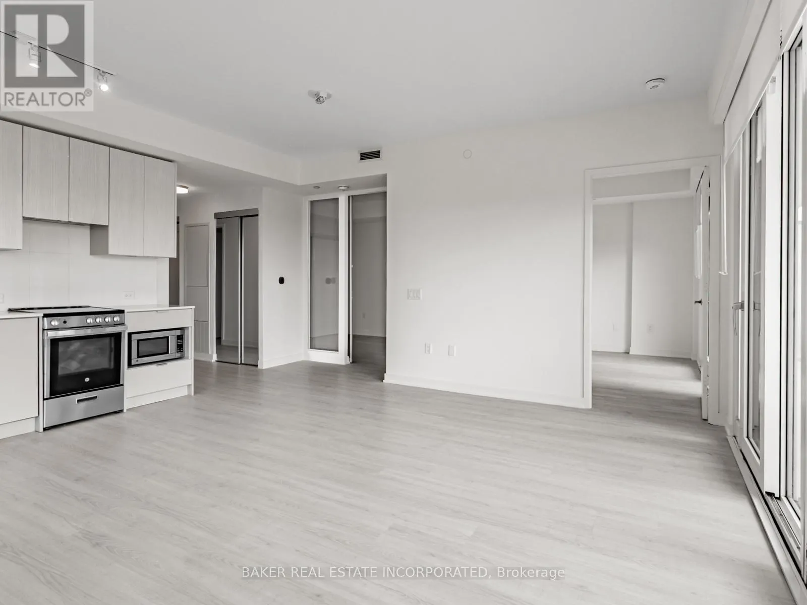 213 - 3883 QUARTZ ROAD